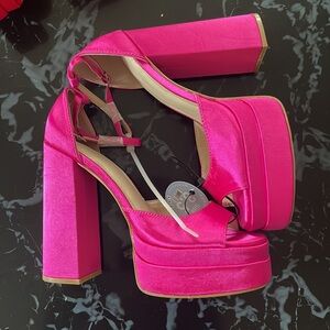 HOT PINK PLATFORM HEELS